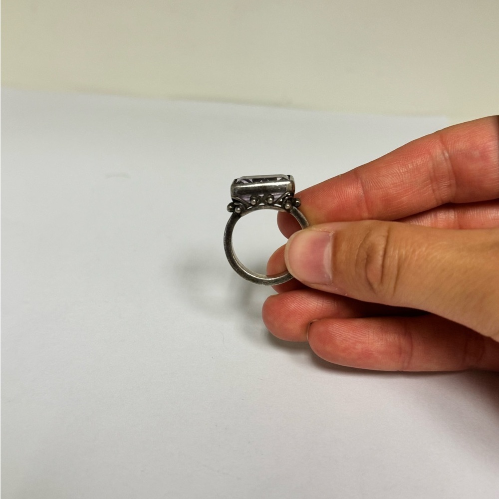 Elegant Silver and Purple Ring - Picture 2 of 5